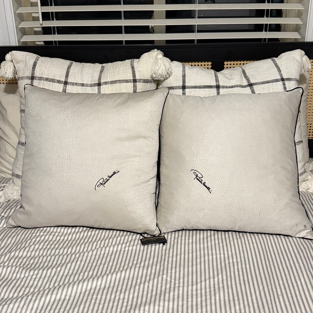 2-Roberto Cavalli Decorative Animal Print 20”x20” Throw Pillows‎ Made in Italy.